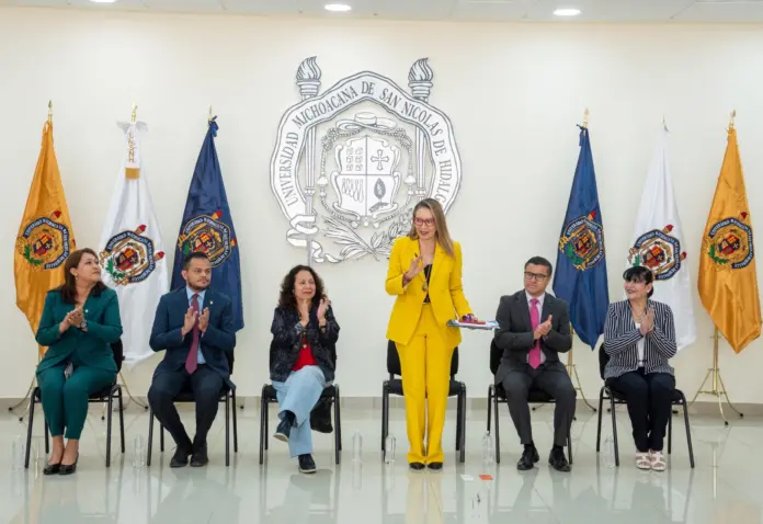 El Pacto Nicolaita por la Paz fue signado por la rectora de la Universidad Michoacana de San Nicolás de Hidalgo (UMSNH), Yarabí Ávila