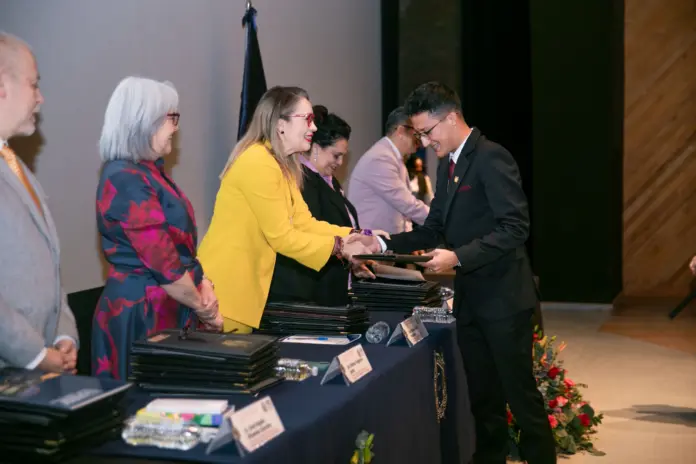 Autonomía universitaria ha permitido generar beneficios para la comunidad nicolaita: Yarabí Ávila