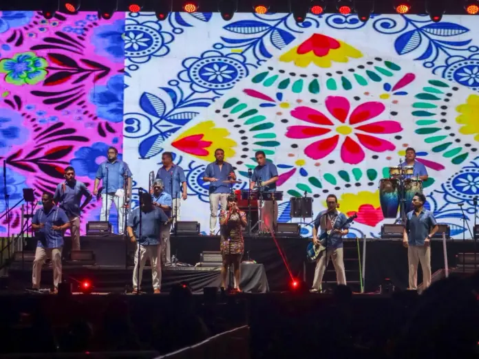 Exitosa Presentación de Los Ángeles Azules en Expo Fiesta LZC 2026