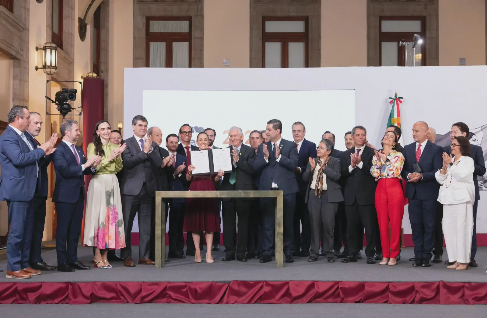 PLAN MÉXICO: PRESIDENTA CLAUDIA SHEINBAUM FIRMA ACUERDO HISTÓRICO PARA EL FOMENTO DE LA INDUSTRIA SIDERÚRGICA MEXICANA PLAN MÉXICO: PRESIDENTA CLAUDIA SHEINBAUM FIRMA ACUERDO HISTÓRICO PARA EL FOMENTO DE LA INDUSTRIA SIDERÚRGICA MEXICANA