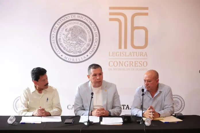 Barragán acompaña presentación de dos iniciativas del sector transportista del estado