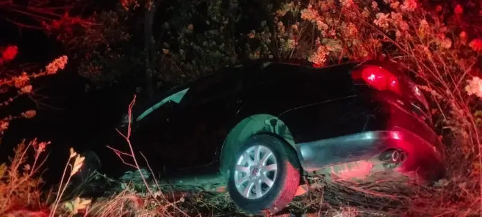 Hombre muere al volcar su vehículo en la carretera Chilchota - Huecato