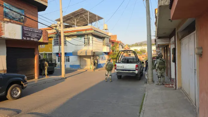 Un peatón fue asesinado con disparos de arma de fuego, en la vía pública de la colonia Revolución, perteneciente a este municipio de Jacona. Hasta el momento suman al menos 10 víctimas de homicidio, durante el mes de abril.