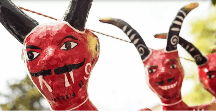 ¡Arde el Judas! Tradición que enciende la Semana Santa