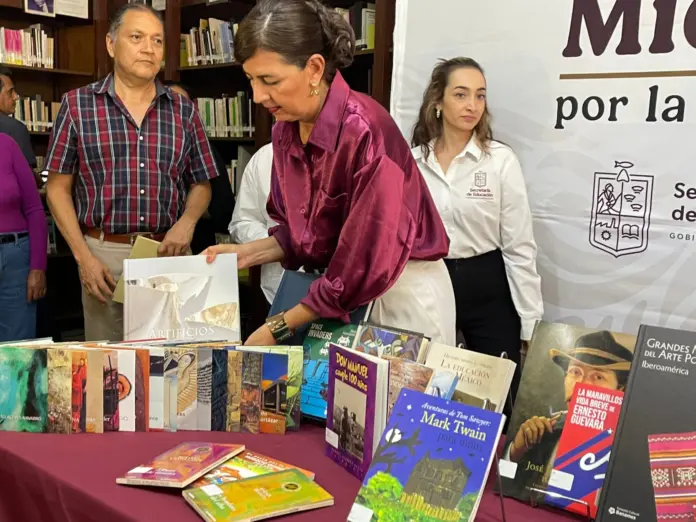 Gaby Molina entregará 18 mil ejemplares a bibliotecas de Michoacán