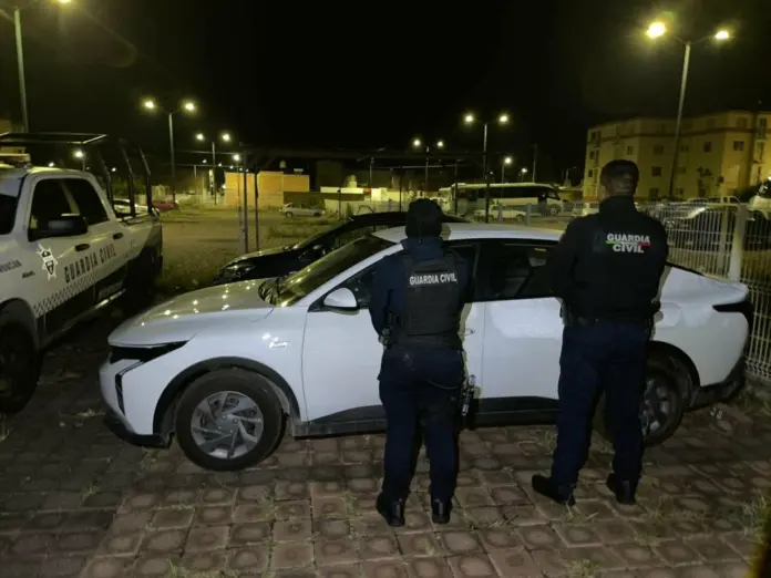 GC recupera en Morelia 2 autos robados en la autopista México-Guadalajara