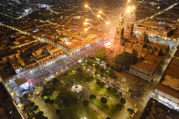 Fiebre mundialista arranca en Morelia con edición especial del encendido de Catedral