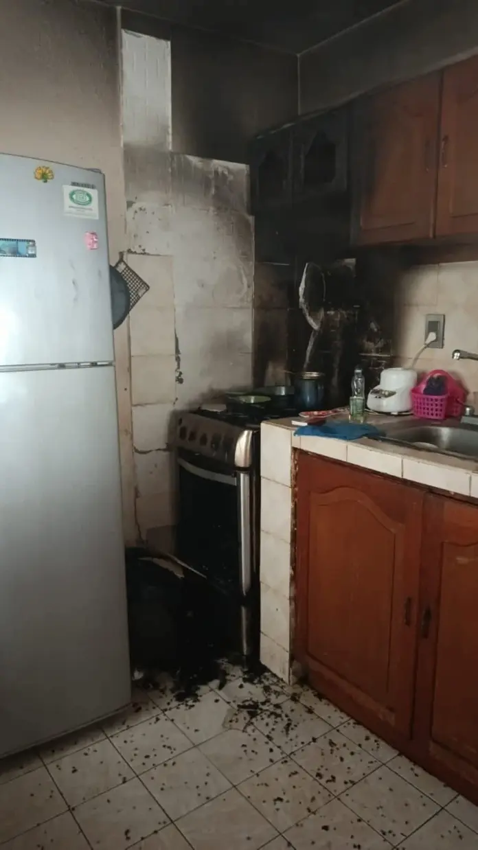 Se le quema la cocina a una doñita en El Porvenir, Morelia