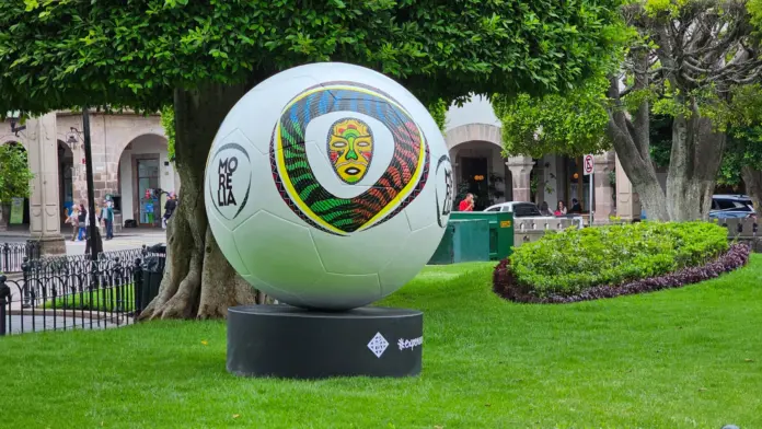 La fiebre mundialista invade el Centro Histórico de Morelia