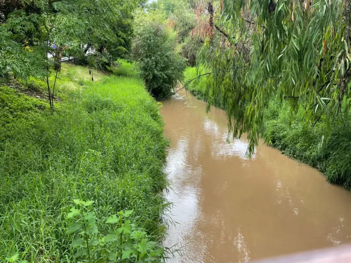 Morelianos perciben que el nivel de agua en los rios aumenta por Boris