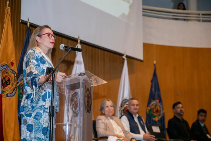 A COMPARTIR EL CONOCIMIENTO, LLAMA YARABÍ ÁVILA A ESTUDIANTES QUE PARTICIPAN EN EL VERANO NICOLAITA
