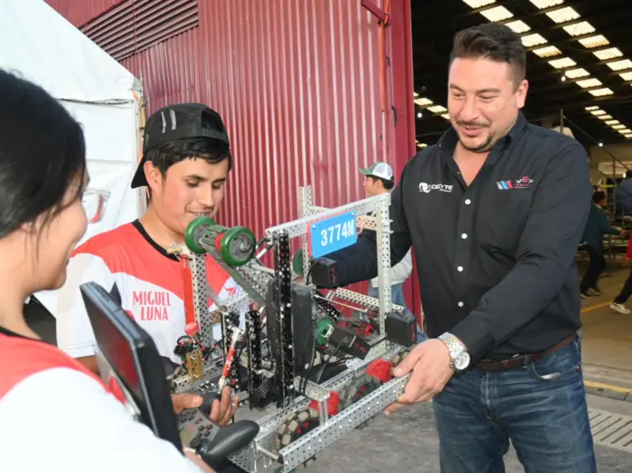 Juan Carlos Velasco fortalece la formación técnica de jóvenes para impulsar el desarrollo de Michoacán