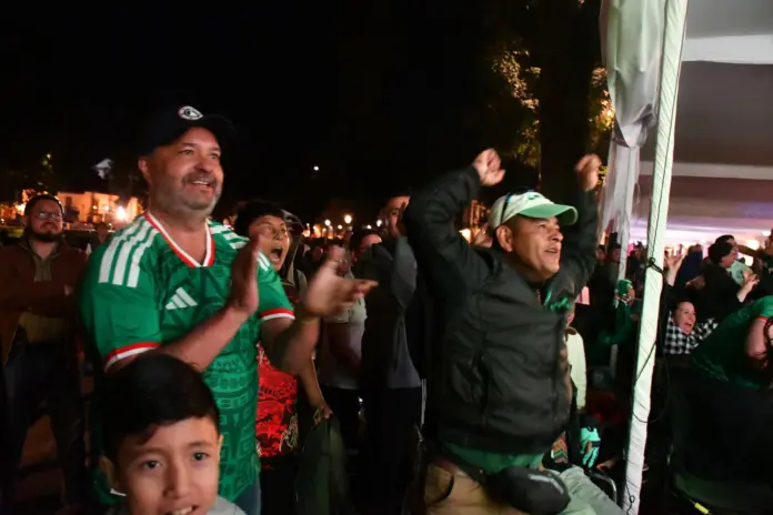 Pátzcuaro vibró con el Jalo Futbolero y celebró el triunfo de México en la justa mundialista