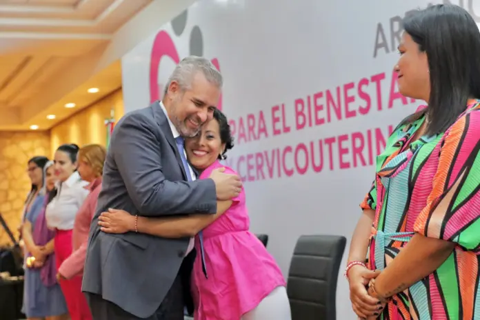 Beneficiadas más de 2 mil 700 mujeres con cáncer mediante apoyo mensual de 4 mil pesos: Bedolla