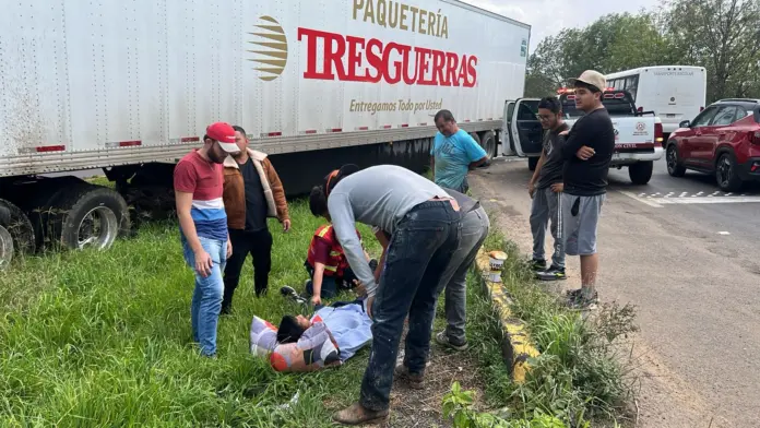 Choque de tráiler en la Morelia-Pátzcuaro