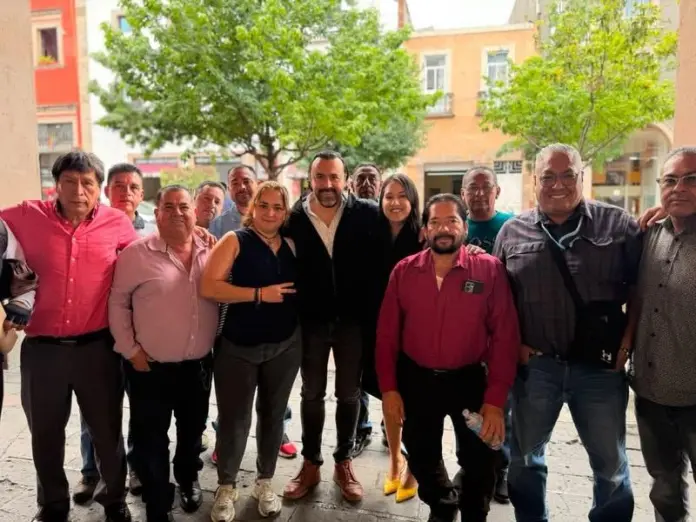 Gilberto Morelos acerca soluciones a transportistas mediante diálogo con autoridades municipales